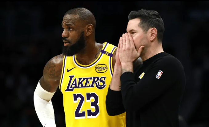 在今日Mind The Games的播客中，湖人球星勒布朗-詹姆斯赞扬了球队主帅