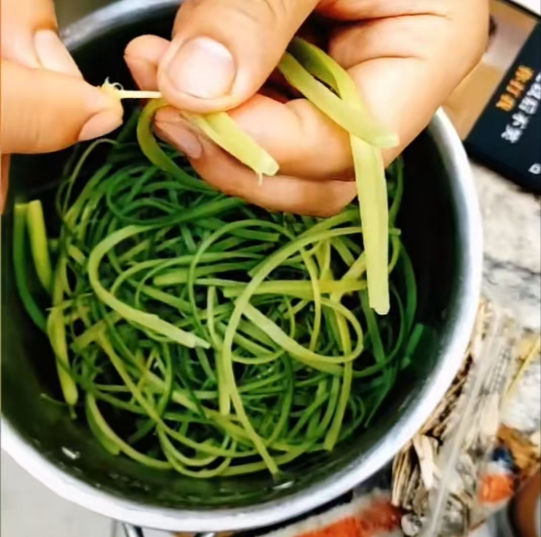 你们喜欢和婆婆住一起吗？
我不喜欢，虽然我婆婆很勤快，每天做好了，吃现成的，被子