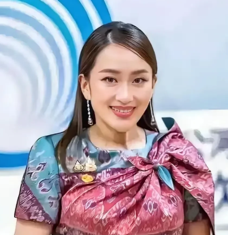 快报，快报
 
泰国刚刚通报了
 
今天（8月9日）凌晨，一列特快列车在巴蜀府突