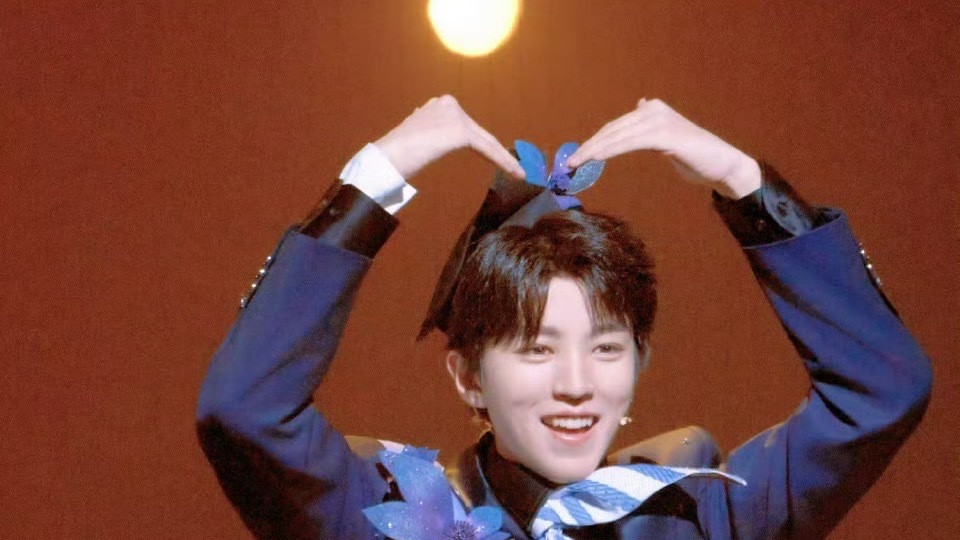 王俊凯“脱粉”风波：当偶像的“另一面”被朋友展现