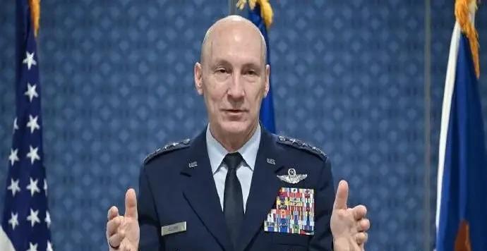 美国空军参谋长表态了！
当地时间9月22日，美国空军参谋长对外宣布称：美国首架六