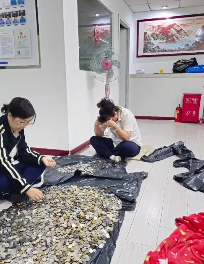 大哥一怒交了两年物业费
