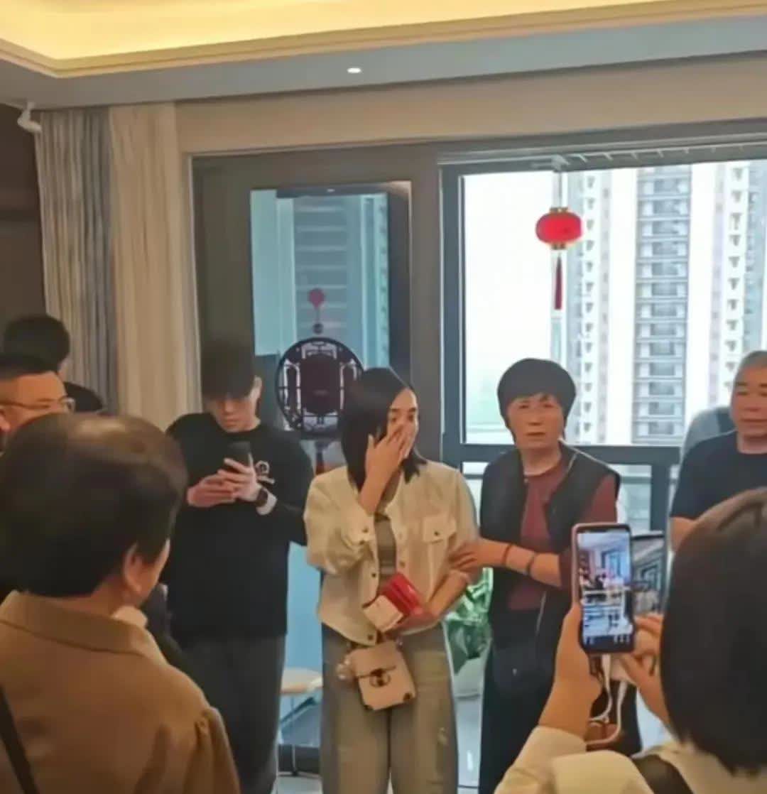 瑾汐认亲后续亲爸亲妈的家族太强大根本认不完，养家哥哥身份曝光

在外漂泊39
