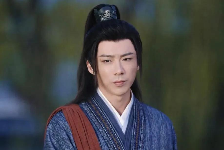 电视剧最好不要随便选演员，本人有几位看见演员就弃剧的男、女主角：
第一位：景甜