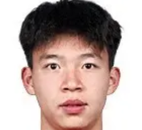 记者：王钰栋在集训中担任442里的影锋，而且极大概率首发
当然消息看看就行了，这