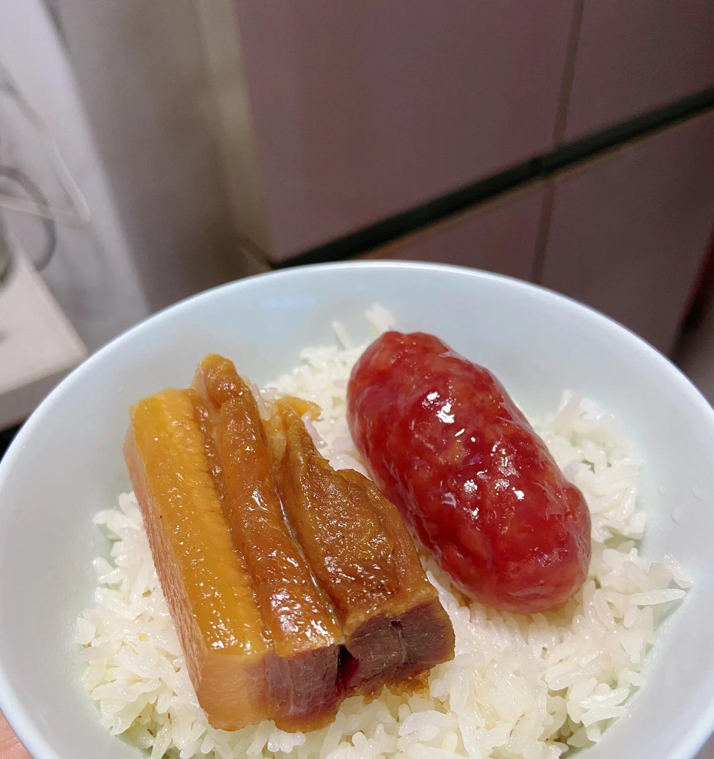 （广东省饭）只有广东人才懂这碗饭的含金量

我记得小时候经常这么吃

腊