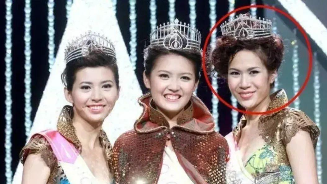 港姐庄思明庆生蛋糕泄露玄机？与相恋9年的杨明疑似已秘婚！