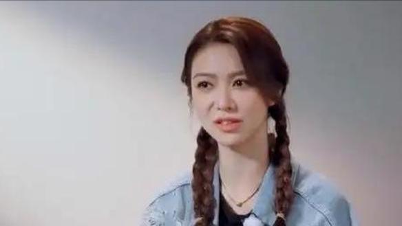 高龄也能装美少女！这5位女星，校服一穿辫子一扎，秒变18岁