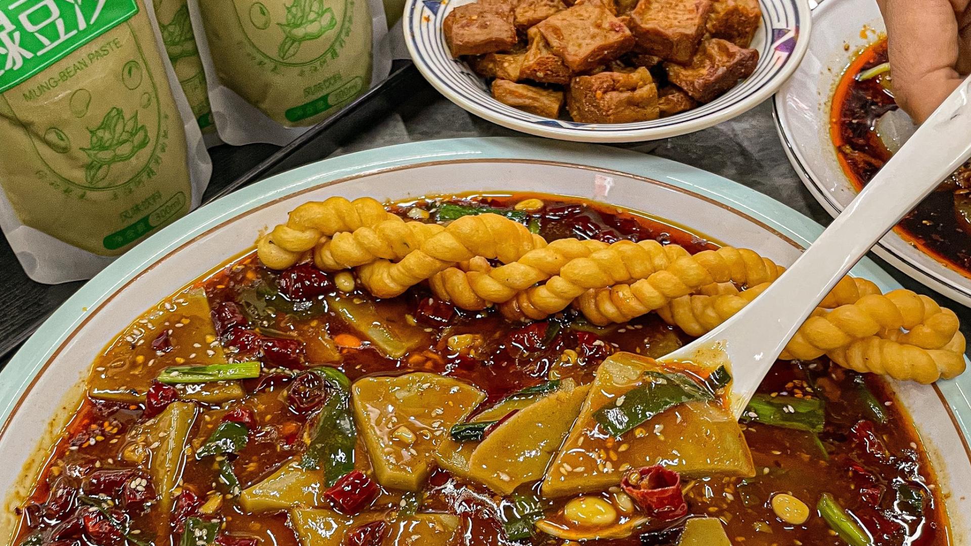 山西美食旅游攻略及旅行社推荐榜：舌尖上的晋文化，解锁面食、非遗与烟火的深度对话