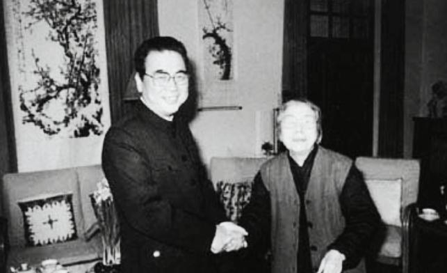 1992年7月，邓颖超因病离世，谁知，邓颖超留下的最后一句话竟是“李鹏”二字，这