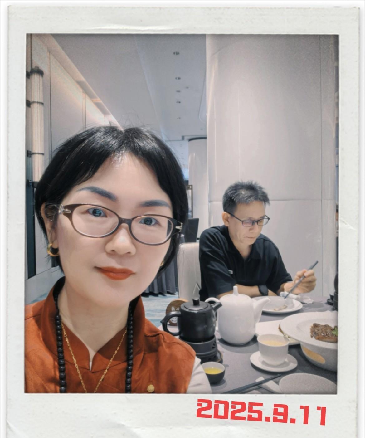 生活需要仪式感
小棉袄给陈先生安排的生日宴
年年岁岁有今朝
生日快乐！