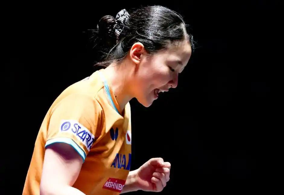 乒乓球世界杯小组赛决胜轮开始
张本美和4:0横扫杜凯瑟，具体比分11:7,11: