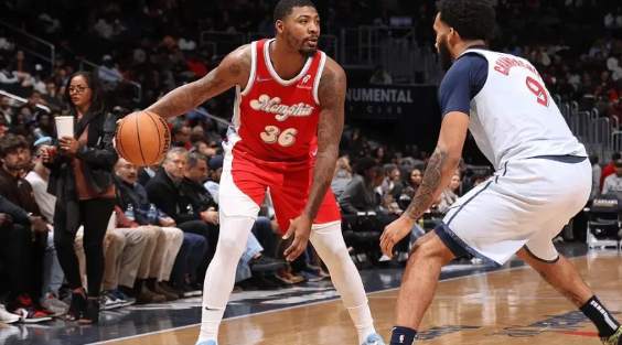 总算是来了！湖人引援没有失去对全局的掌控。
在NBA记者马特普尔报道了奇才希望将
