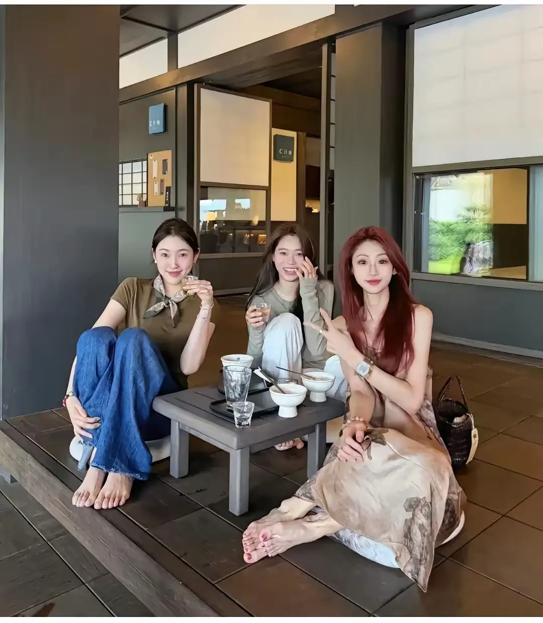 一直觉得长的漂亮的美女，脚也一定很美。