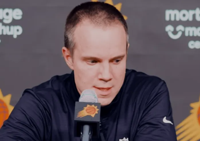 NBA常规赛，菲尼克斯太阳以81-97的比分不敌波士顿凯尔特人。在赛后采访中，菲