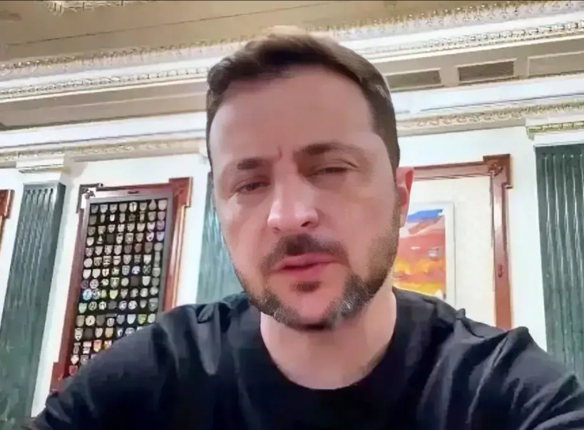 泽连斯基频频表示要与普京见面，原因很简单，就是别无选择，三年以来这一场代理战打的