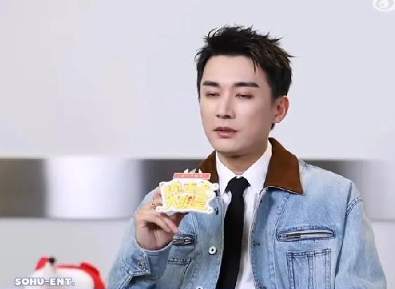 刘学义引发热议！
4月8日，刘学义突然引发了热议，起因是他在参加采访的时候说自己