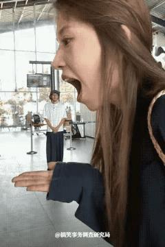 小姐姐很会玩镜头哦~