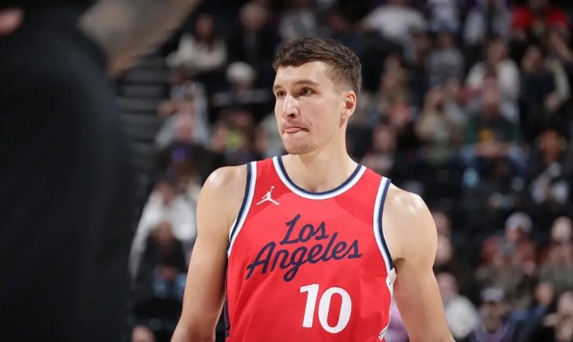 家有两宝！快船105-95尼克斯，两位欧洲老将表现优异：

❶博格丹——补篮关键