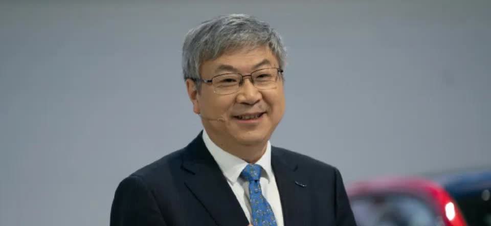 奇瑞汽车集团董事长尹同跃现身2025香港国际车展开幕式。他说，众多奇瑞系车型已在