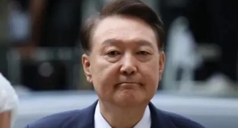 尹锡悦又发现了新问题！当地时间27日，独检组传唤最大在野党国民力量党议员尹相现，