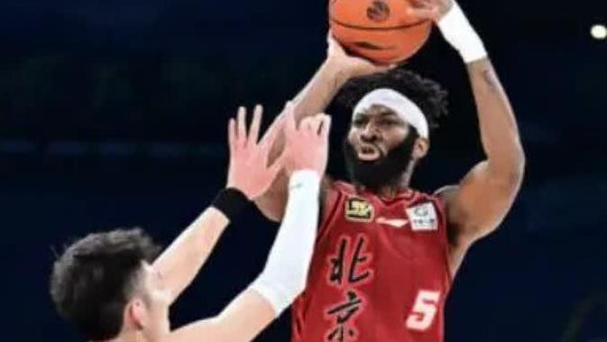 北京德比惊天逆转，小外援梦回CBA，首钢输球谁之过！