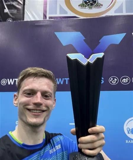 还记得2024中国大满贯上赢了王楚钦的丹麦选手林德吗？他在前几天刚刚结束的尼日利