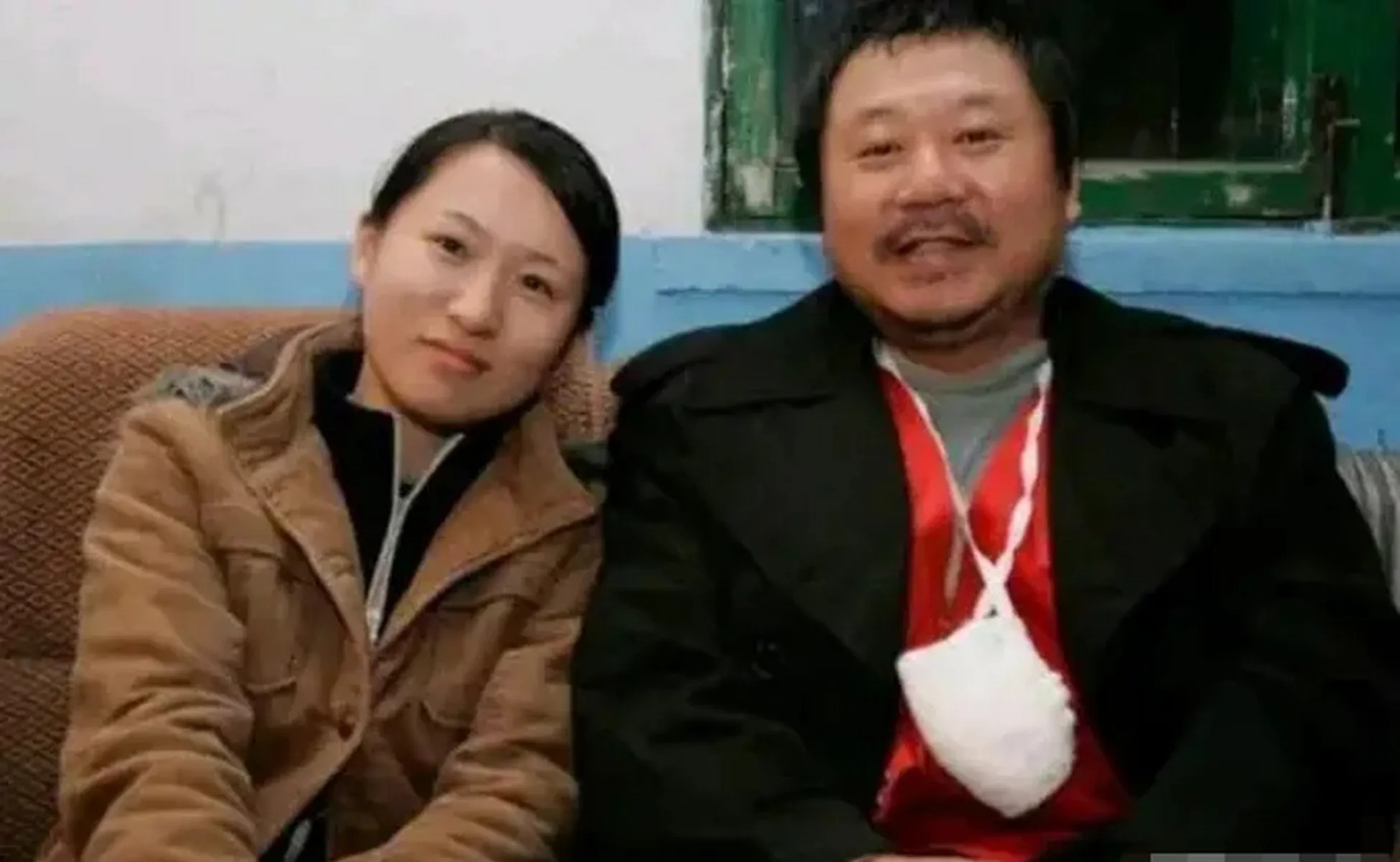 范伟和小护士的爱情故事











你敢信？范伟和妻子第一次约会吃饭，