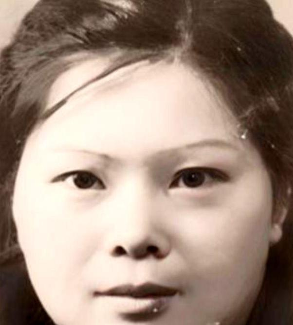 1942年5月27日，陈独秀在四川的一处宁静的小山村里离世，临终前对小他29岁的