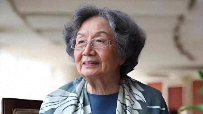 17岁失去母亲，52岁失去女儿，94岁选择捐出全部