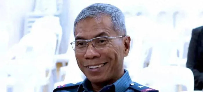 菲律宾新总警长上位











天呐！菲律宾政坛又出大新闻了！一个新官