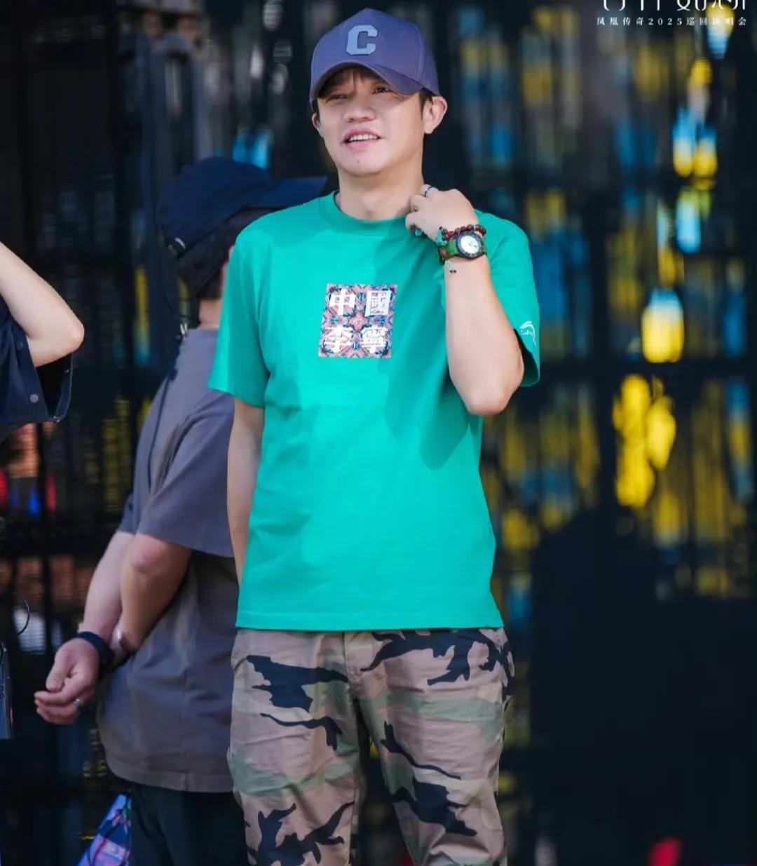 曾毅手表事件给所有艺人提了个醒。
不是艺人不能带手表，而是公众人物在公众场合佩戴