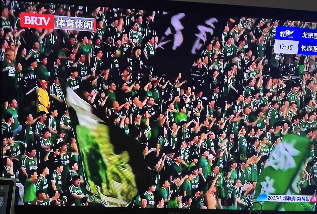 国安赢了，赢得很难看
上半场，气势如虹，打的长春晕头转向，刚二十分钟，门将吴亚柯