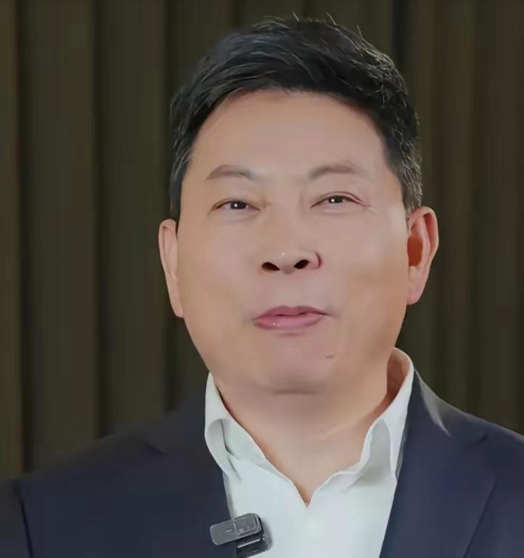3月12日晚上22时30分，余承东的抖音粉丝数超过500万了！他特别开心，立刻迫