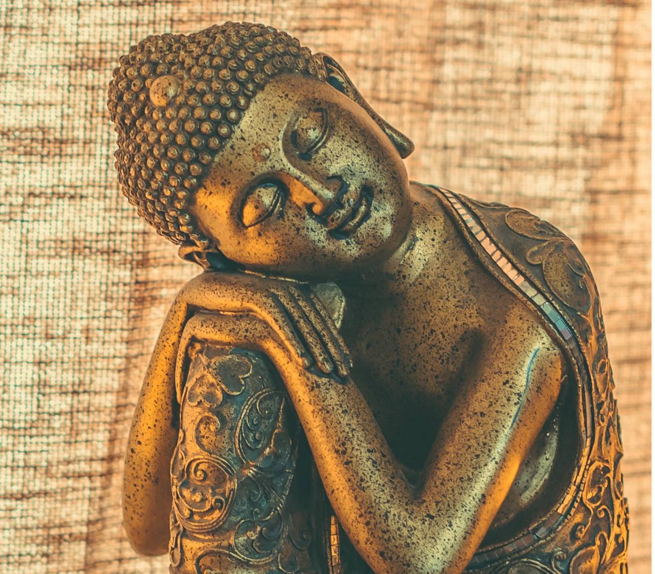 顺境如春风拂面，是加持；逆境似淬火砺金，是智慧。 