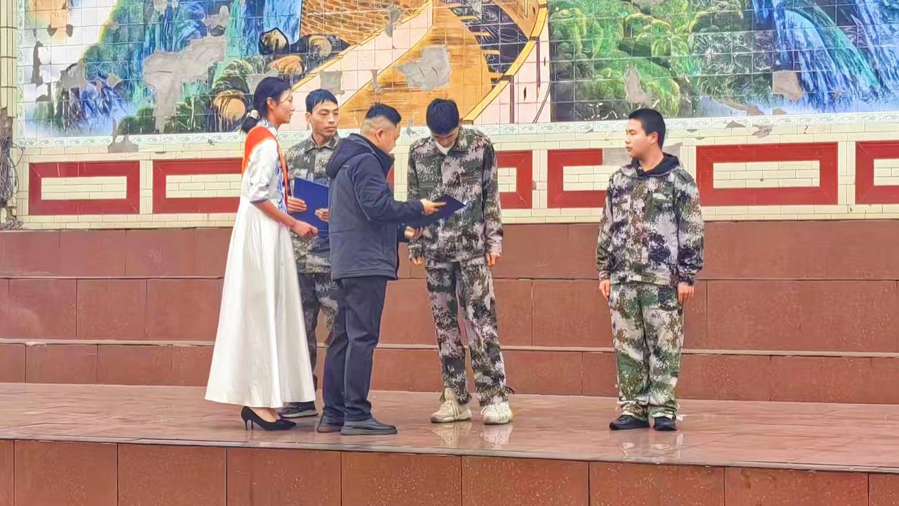 从职校走向世界舞台 华绣中专学子喜获韩国永进大学预录取通知书