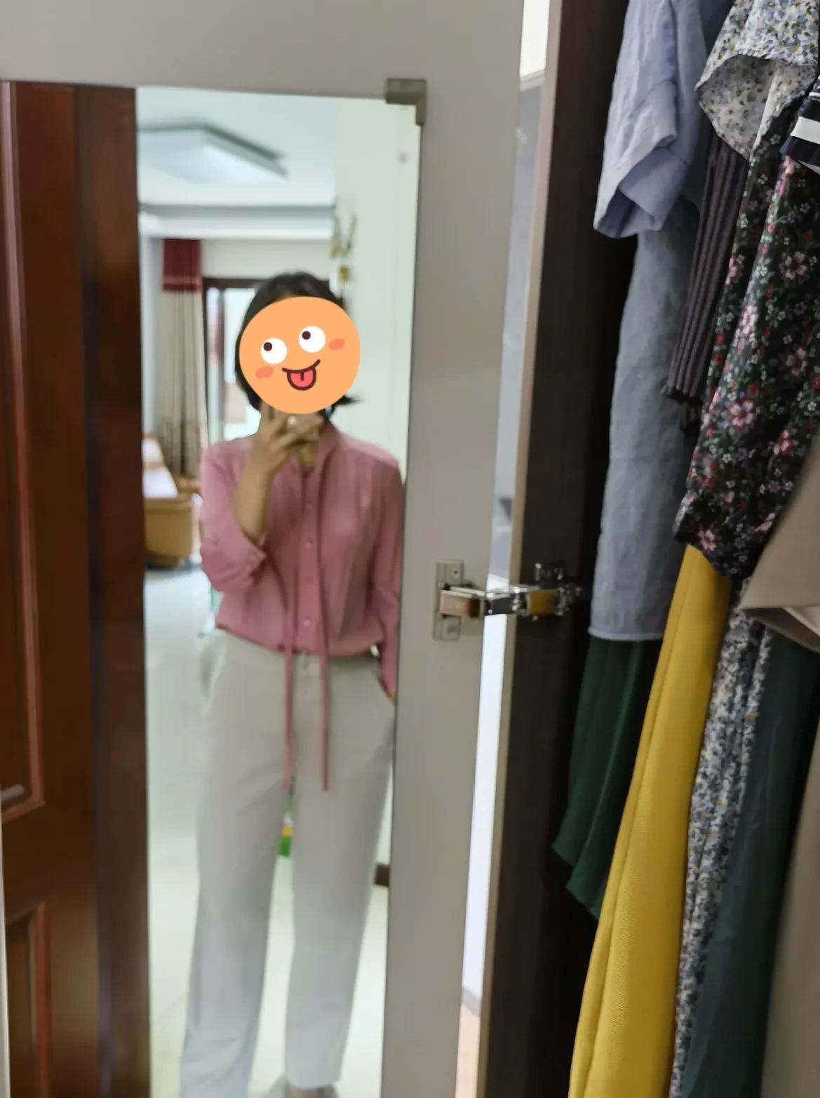 我服了我这个老六，压箱底的衣服这么多，整天还寻思着买买买！这件桃粉色衬衣和灰白色