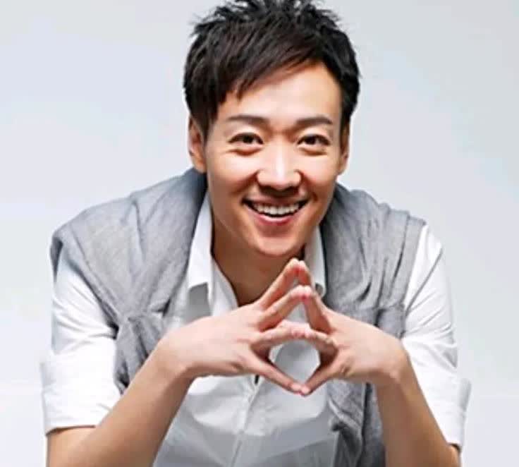 研究大半天，

终于从辛柏青身上发现了一个秘密，

那就是男人，可以胖也