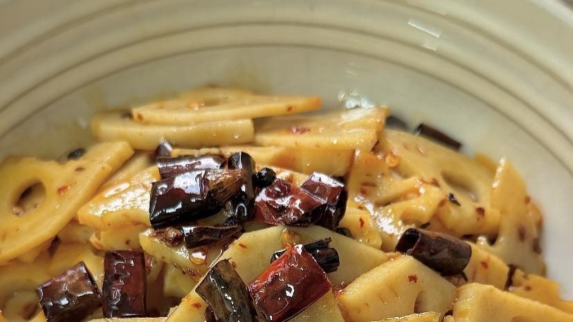 炝拌藕片：脆爽入味，麻辣酸甜，3步搞定，比凉菜店还香