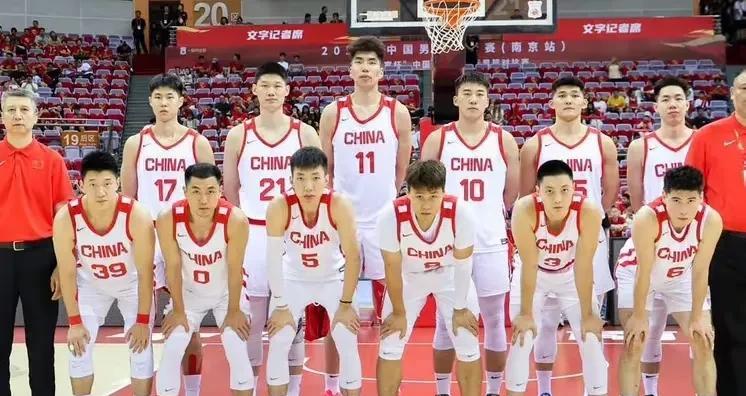 男篮31分大胜印度，今战约旦这4人还能爆发吗？
胡明轩战印度得17分和赵嘉义并列