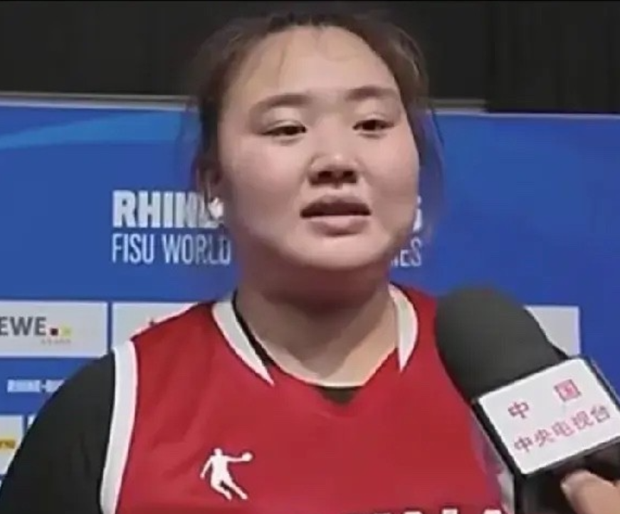 7月23日凌晨，在德国大运会女篮1/4决赛中，中国女篮以75-70逆转日本，昂首