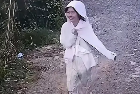 23岁浙江温岭女生已遇难！一切都很诡异！
看了她和别人的聊天截图，我觉得她就是明