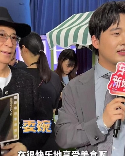 郭麒麟又圆润了。微博电影之夜的照片一出，脸蛋子肉乎乎的，藏都藏不住。媒体人嘴下留