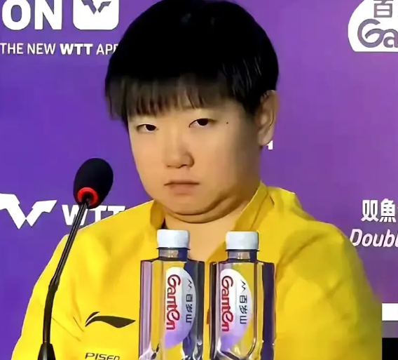 王曼昱的优点是实力强，身高臂长护台面积大！弱点是，身体素质太差，过于单薄！还有就