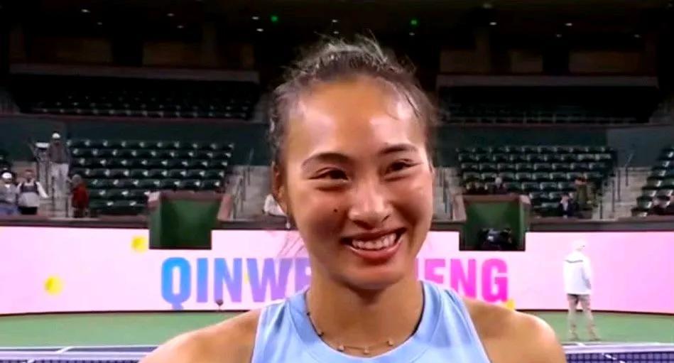 如果必须选择在今年登顶世界第一或大满贯冠军，哪个对你更重要？
郑钦文：毫无疑问是