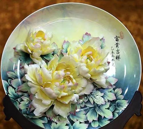 湖南省湘潭市十大特产
（仅供阅读交流，不作权威排行）
一、湘潭牡丹瓷
二、洞庭狮