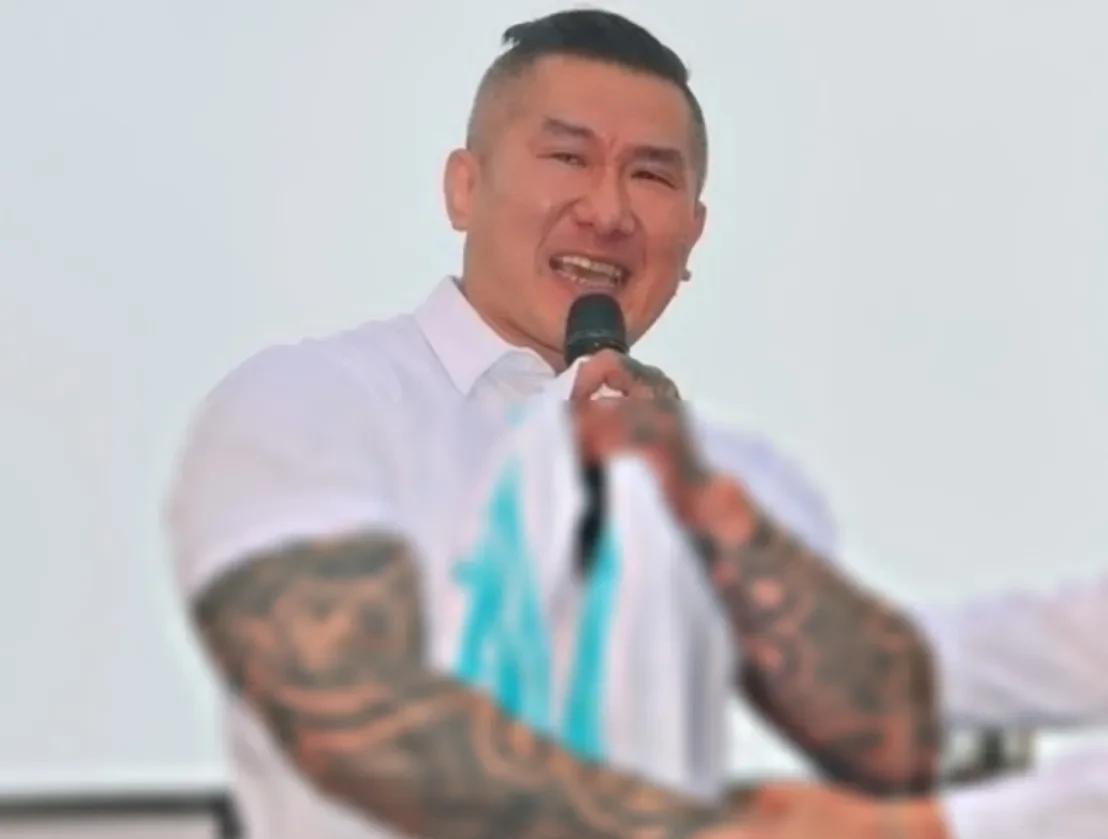 台湾到底谁怕馆长来大陆
网红「馆长」陈之汉日前在直播时宣布，要去中国大陆旅游、担
