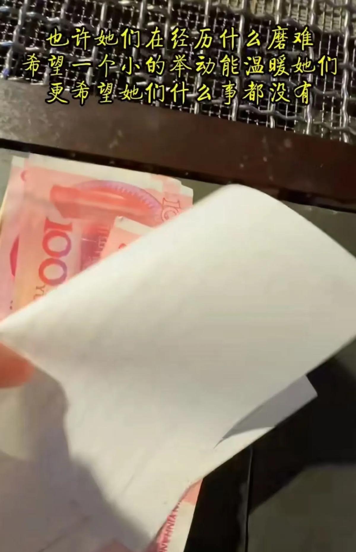 看哭了！男子在车站前看到一个大姐抱着孩子，眼含泪水，仰天叹气，男子意识到大姐可能