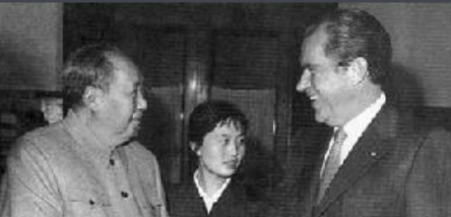 尼克松中国行，主席送他四两茶











---









