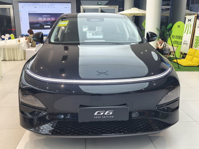 当然选电车
会买电车的，因为电车保养，噪音，智能化比有车好很多